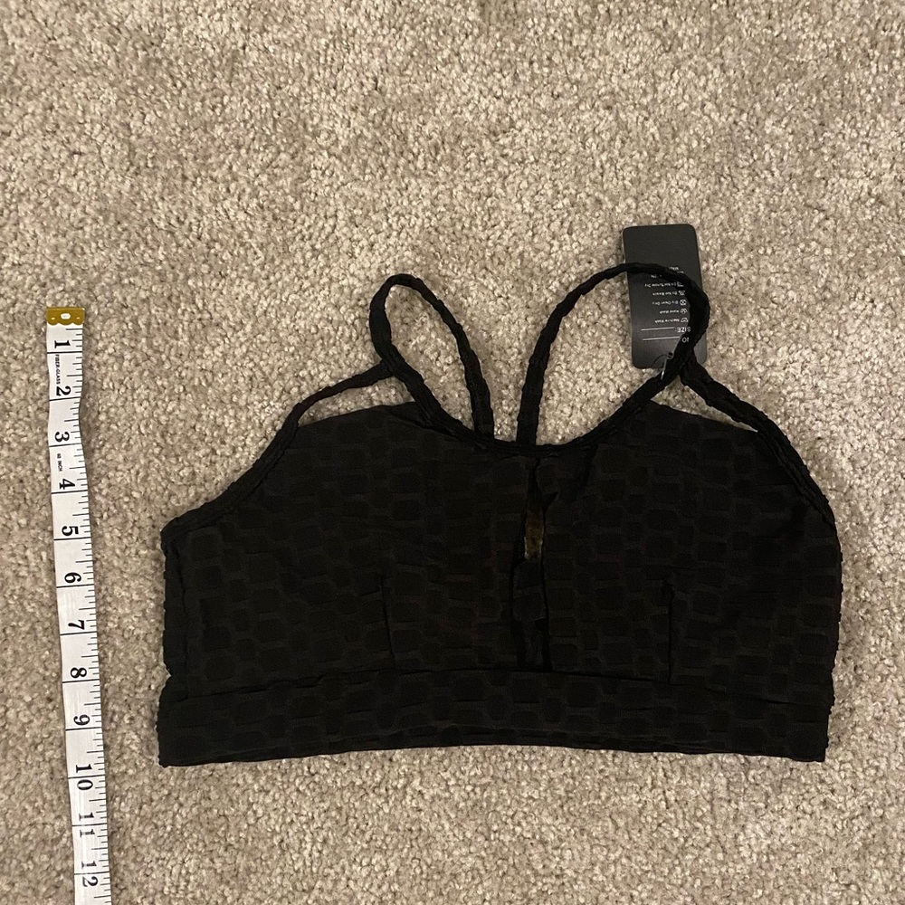 Black sports bra
